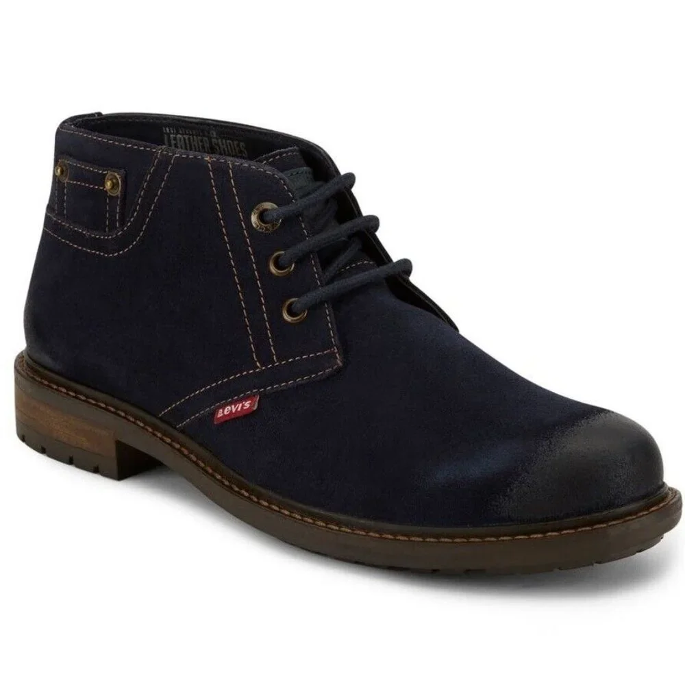 NWOT Levi’s Cambridge Suede Chukka Boot In Navy size 8